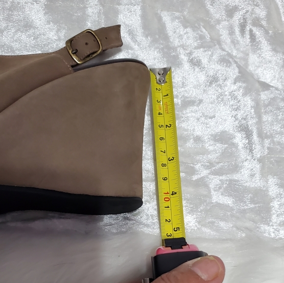 Cordani Calzature Tan Suede Wedge Sandals - Picture 5 of 6